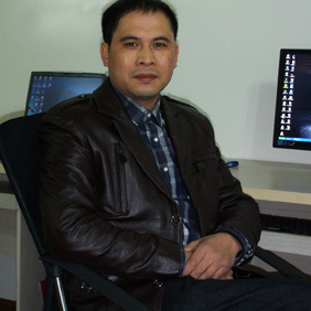 服裝專業教師夏國平